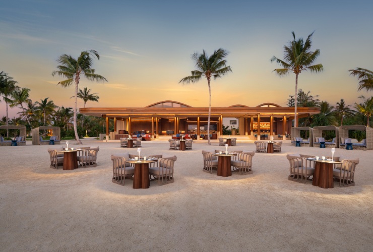 『Bluefin（ブルーフィン）』ではお食事とともに美しい夕日を眺められます