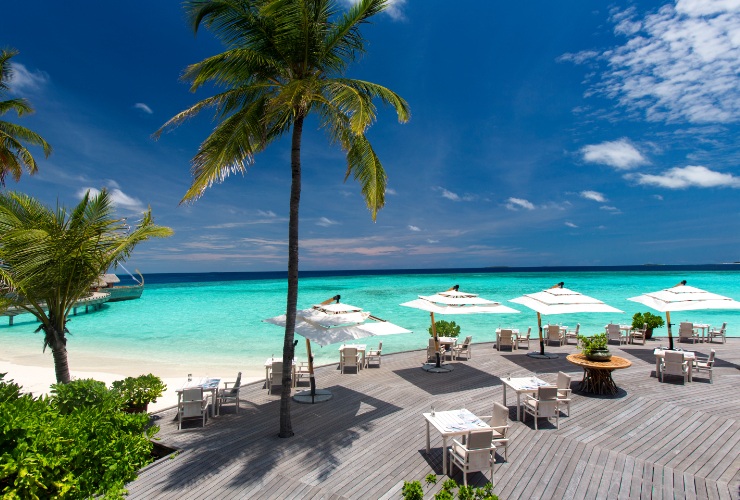 リゾートのメインレストラン『Ocean Restaurant（オーシャン・レストラン）』ではラグーンを一望できます