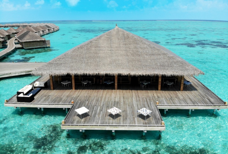 『Manta Restaurant』海の上に建つロマンティックな水上レストラン