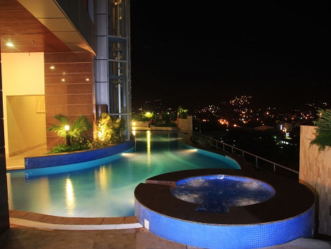 クラウン リージェンシー ホテル&タワーズ　プール