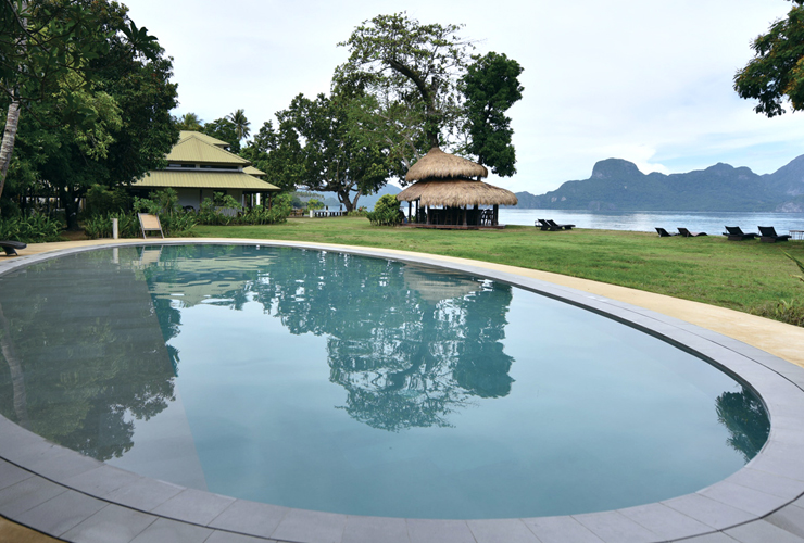 スイミングプール