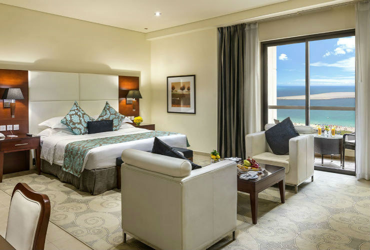 ラマダ プラザ ジュメイラ ビーチ客室