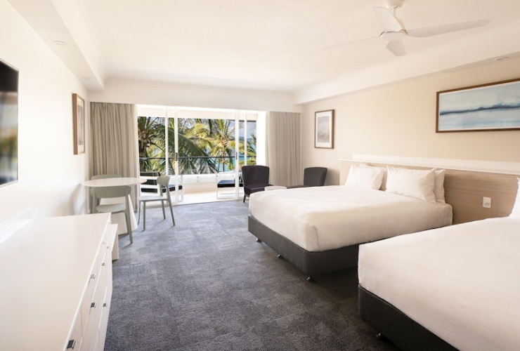 『ガーデンビュー』の客室からはトロピカルガーデンの景色を眺められます