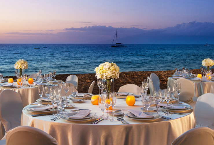 ビーチサイドでパーティも