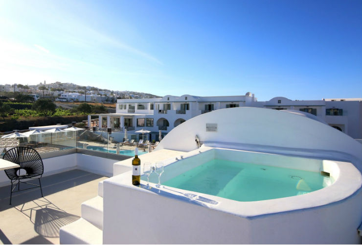 ホテルからフィラの中心部はすぐ近く。