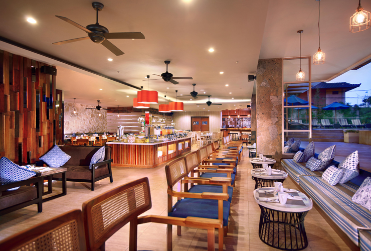 西洋料理、インドネシア料理のバー＆レストラン