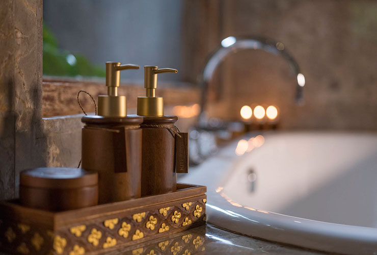 ロマンティックな雰囲気のバスルーム