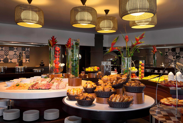 リーフレストランでの朝食ビュッフェ