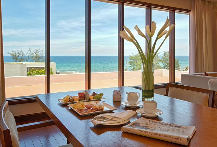 海が間近に見られる部屋も。