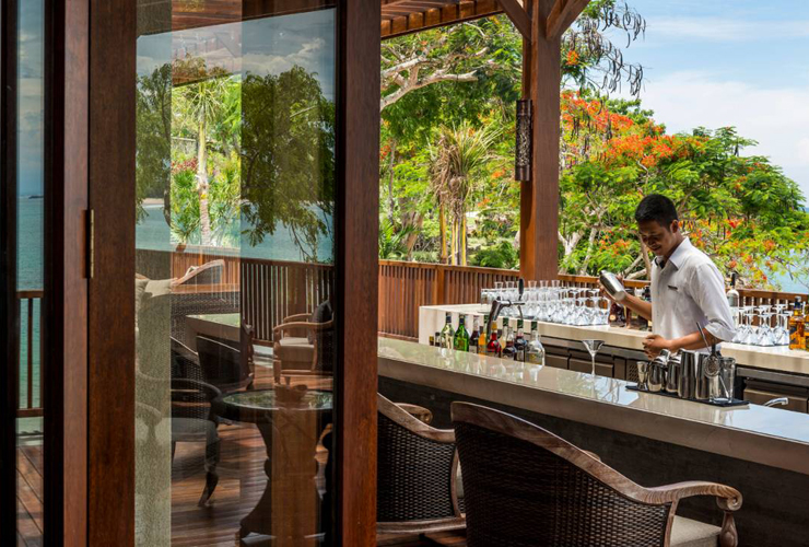 インド洋の眺めのバーやレストラン