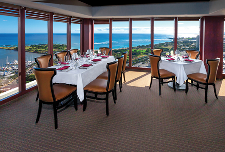 眺望抜群「シグニチャー・プライム・ステーキ＆シーフード」