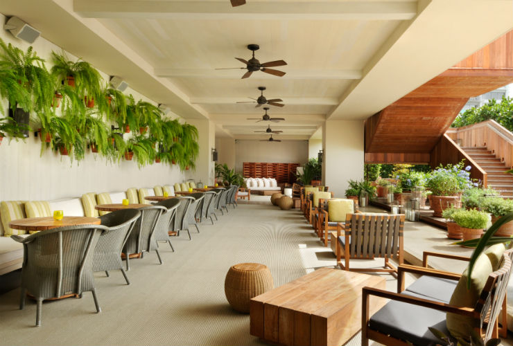 ナチュラルな風合いにこだわったホテルの施設内