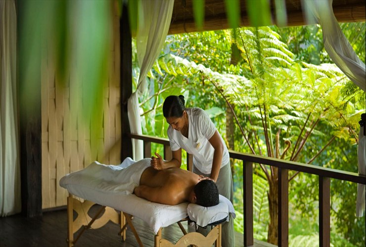 静かな空間で癒しのトリートメント