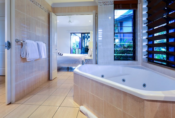 コーナースパバスでゆっくりくつろげるバスタイム