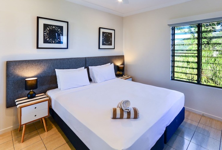 マスターベッドルームにはキングサイズベッドが設置してあります