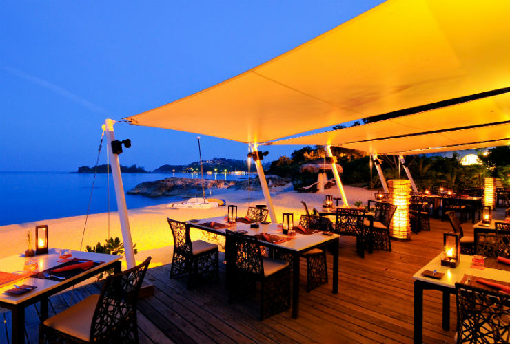 プライベートビーチに建つレストラン。