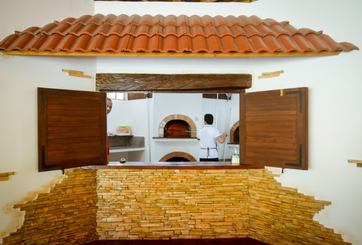 ピザ専用の石釜