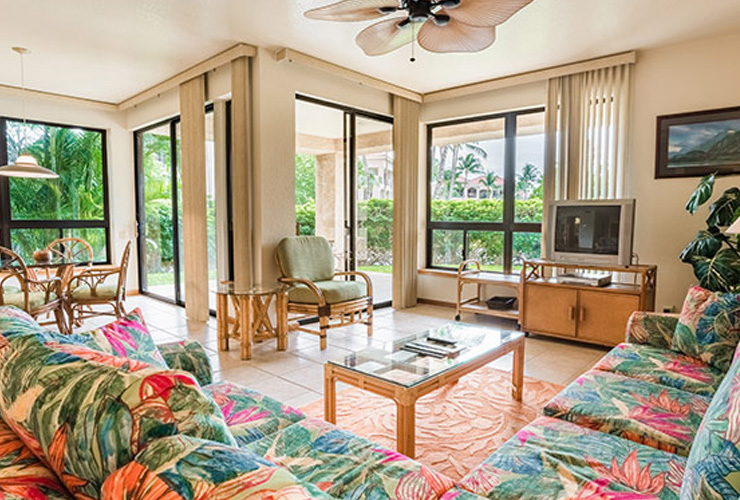 ハワイアン家具がいっぱい