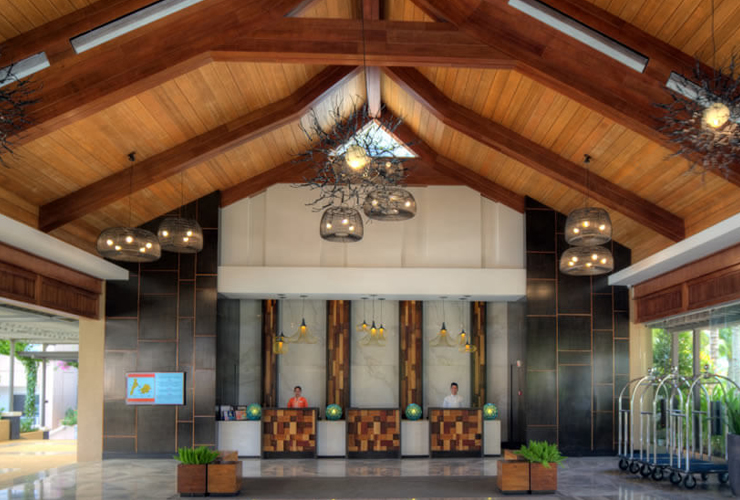 アジアンリゾート感漂うレセプション