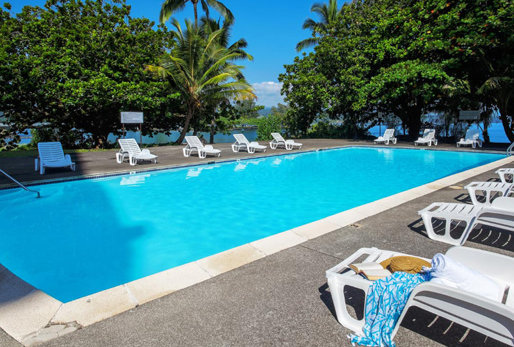 プールサイドでゆったりしたお時間が過ごせる