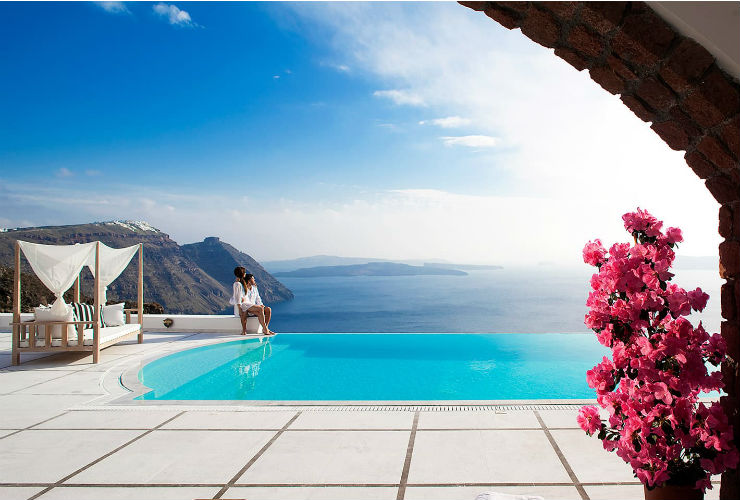 白いバルコニーからも絶景が。