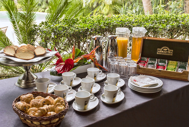 朝食ビュッフェ風景