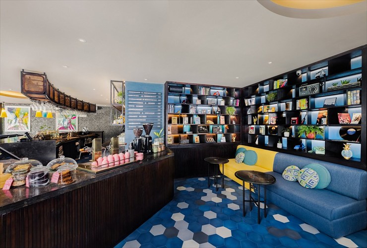 ストリート32のデザイン性豊かなカクテルバー