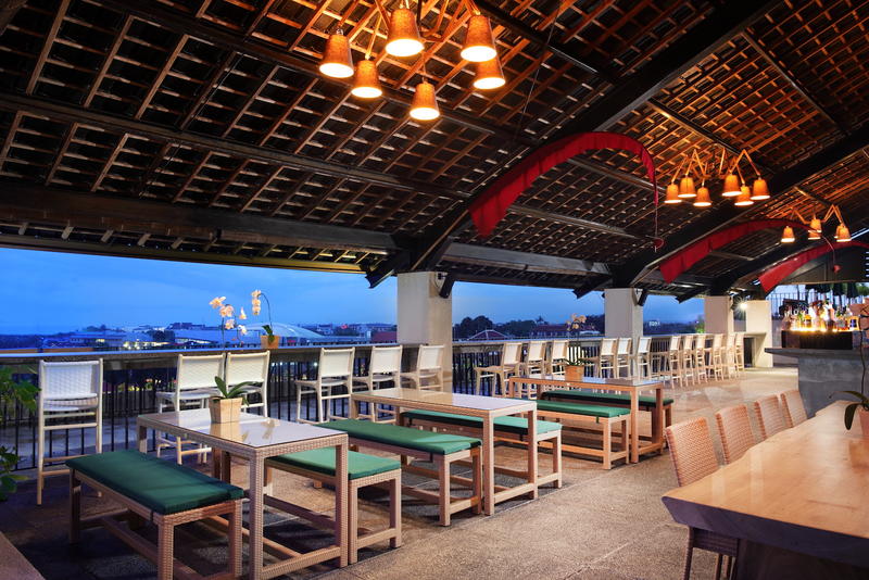 ルーフトップバー