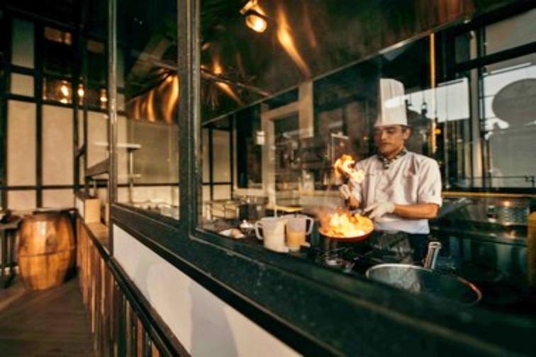 DIP DOCK Grill & Bar