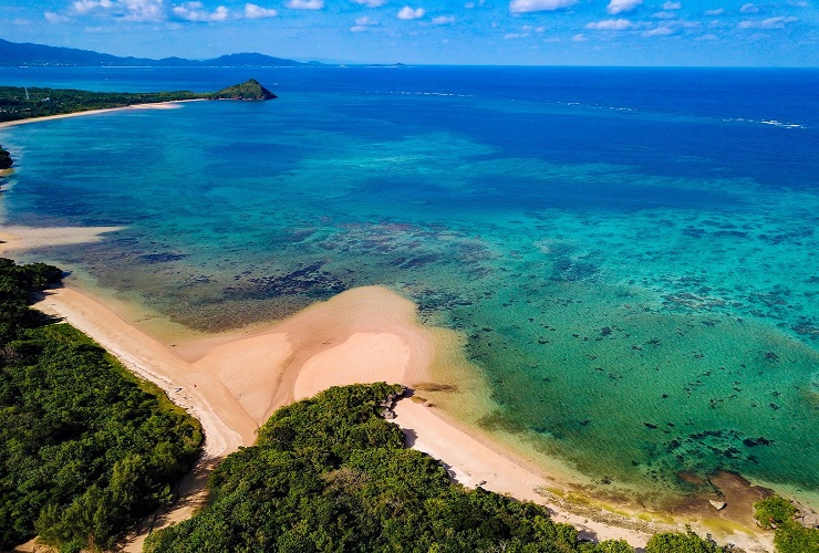 徒歩５分の先には名もなきプライベートビーチが