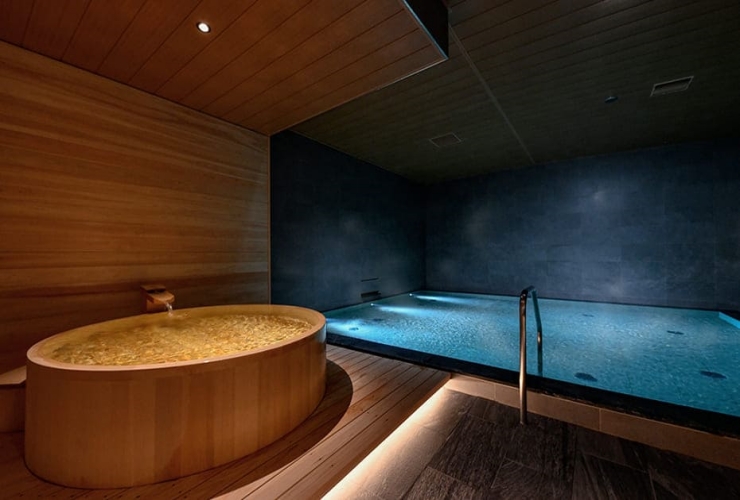 大浴場で旅の疲れを癒すことができます