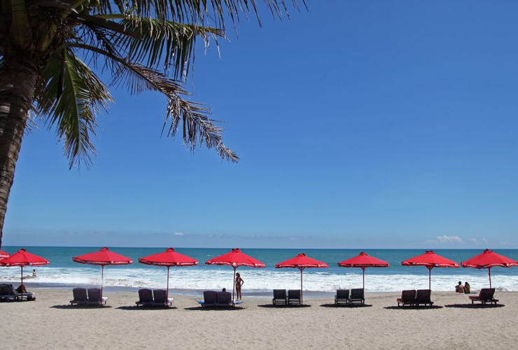 ホテル前のレギャンビーチ