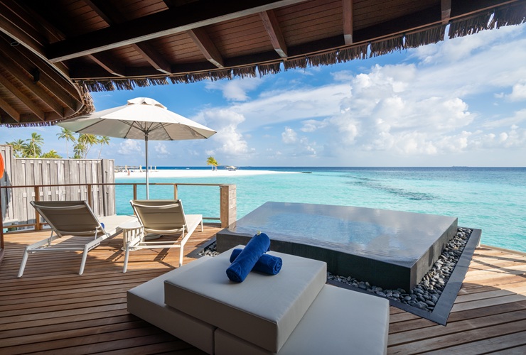 全客室にプライベートプールを備えています