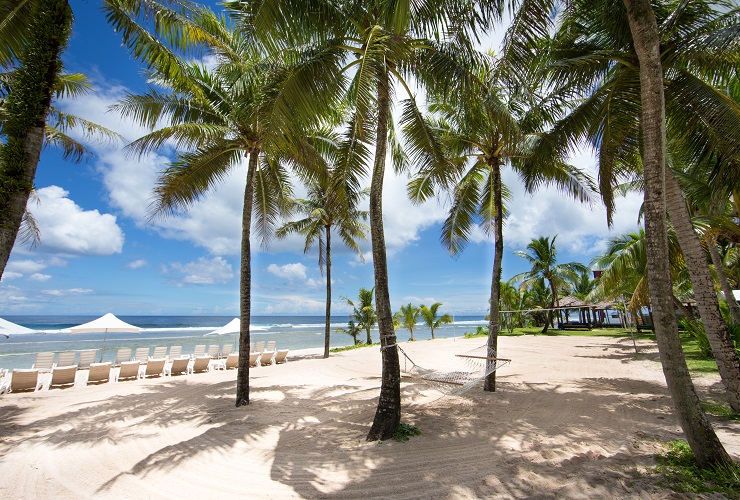 ホテル前の綺麗なビーチ