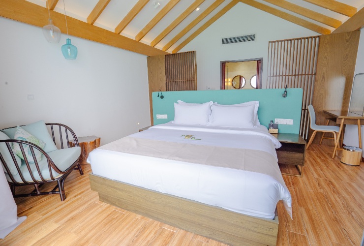 ２階建ての広々とした『プール付き水上ヴィラ』で非日常体験♪