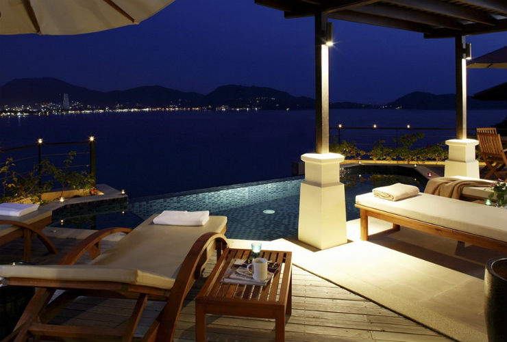 部屋のインフィニティプールからの眺め