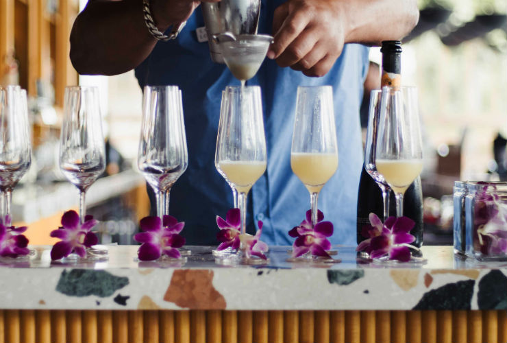 作り立てのジュースを楽しめるバーを併設