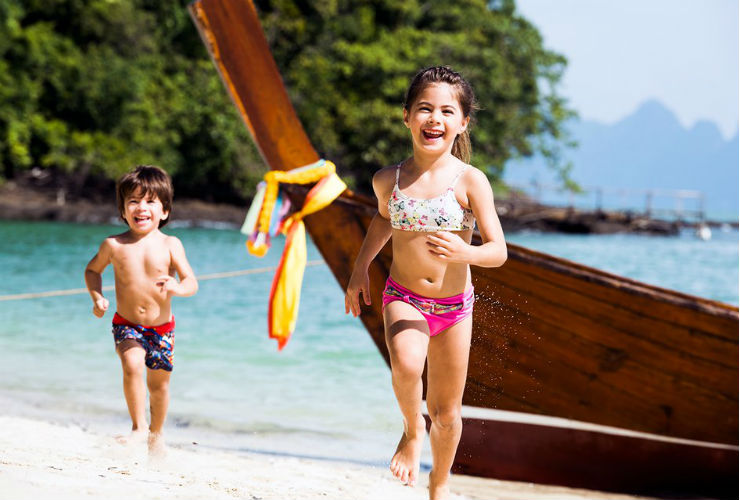 小島にあるビーチでも楽しめます。