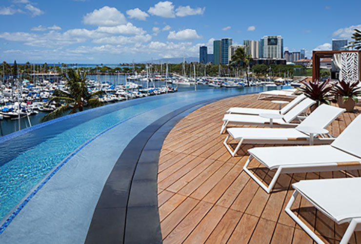 開放的なインフィニティプール