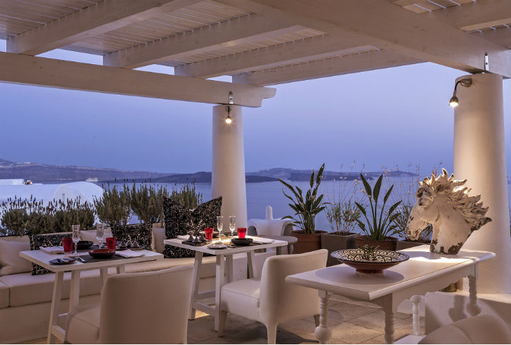エーゲ海の景色も、食事とともに満喫。