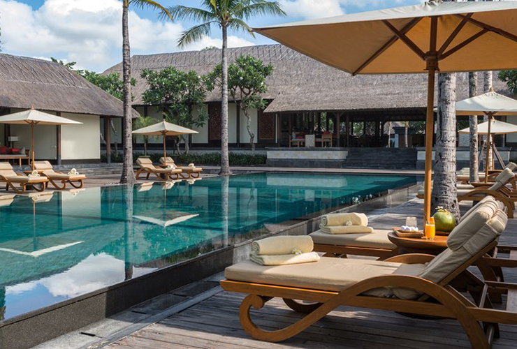 クラブ アット ザ レギャンのプールサイド