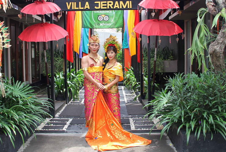 ヴィラでのバリスタイルのウエディングセレモニー