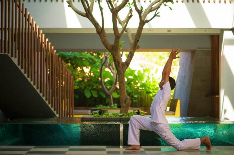 毎朝無料で参加可能のヨガレッスン