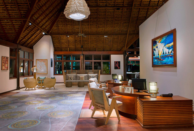 ナチュラルなインテリアのロビー