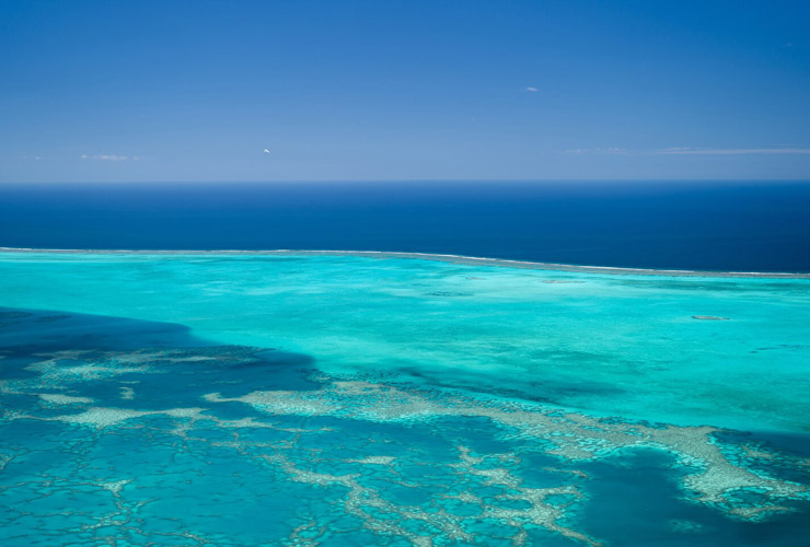 世界遺産に登録されているラグーンと珊瑚礁