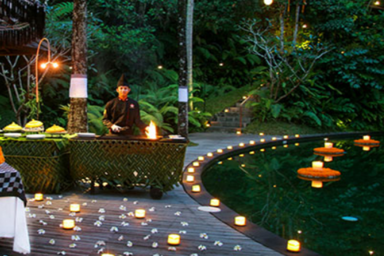 夜にはロマンチックな雰囲気に