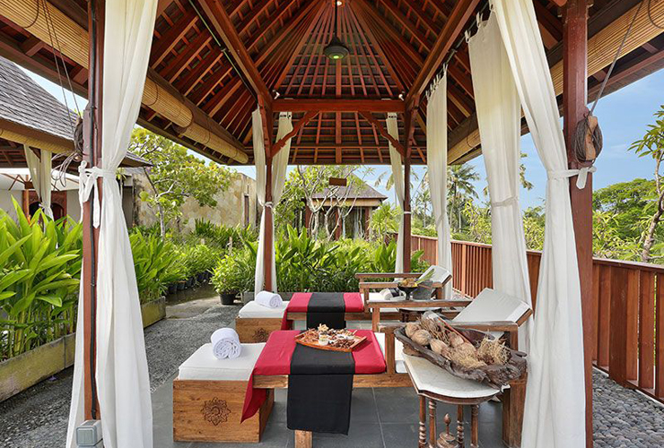 ホテル内のスパでリラックスタイム