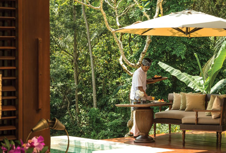 ヴィラ内でのお食事風景