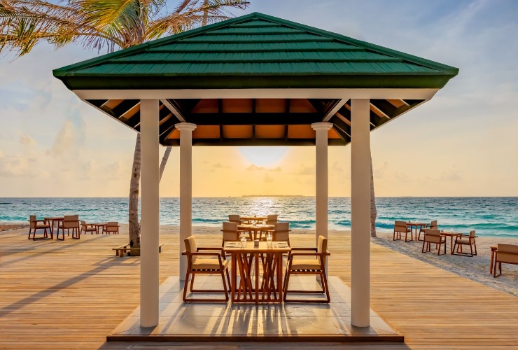 新鮮な海の幸が楽しめる「アリガト」では、刺身や寿司などの日本料理に舌鼓♪