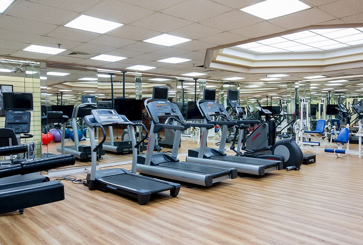 ウェイトルームとカーディオルームがあり、24時間ご利用可能